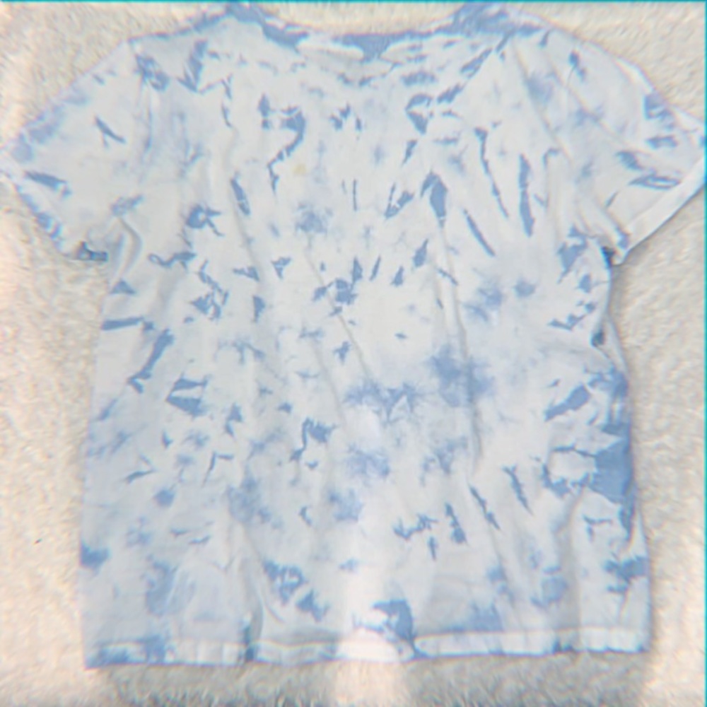 Women’s Blue and White Tie Dye Forever 21 T-shirt